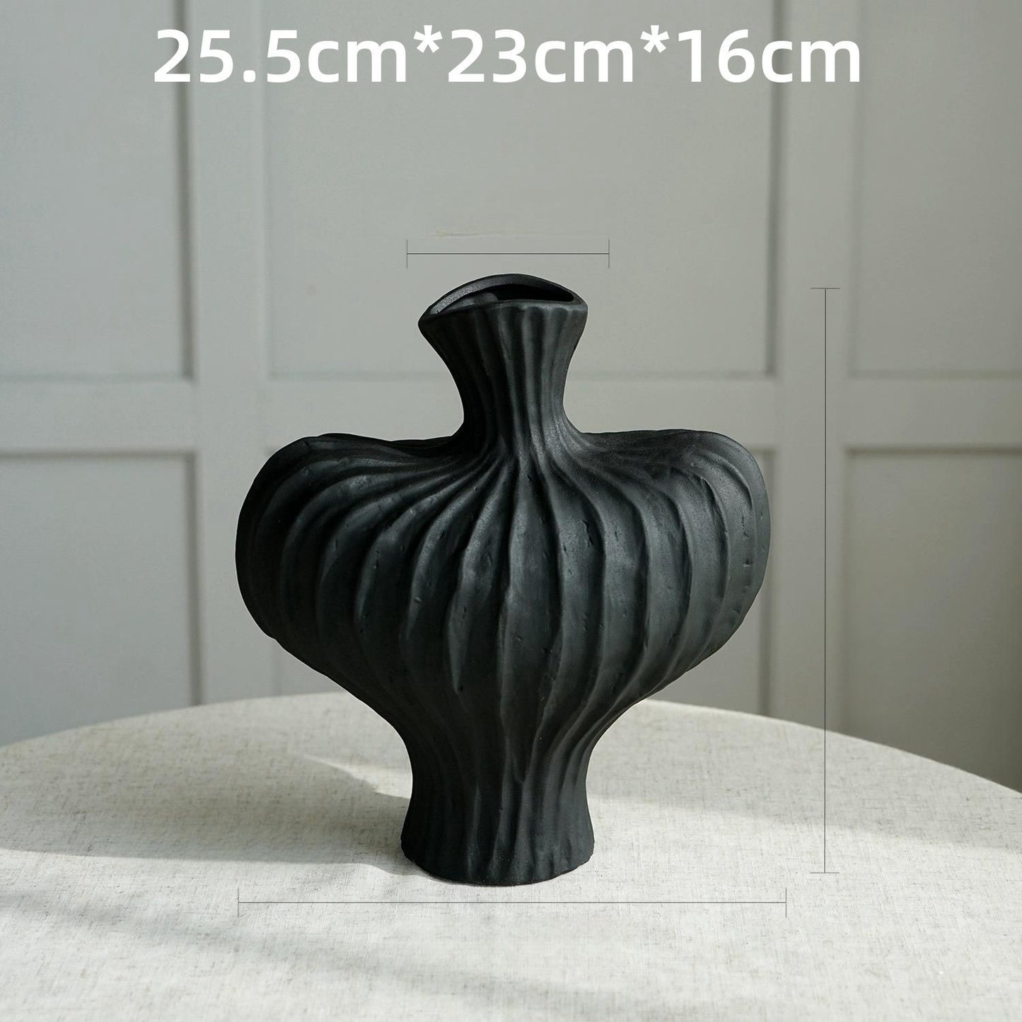 Plastic art imitation ceramic vase