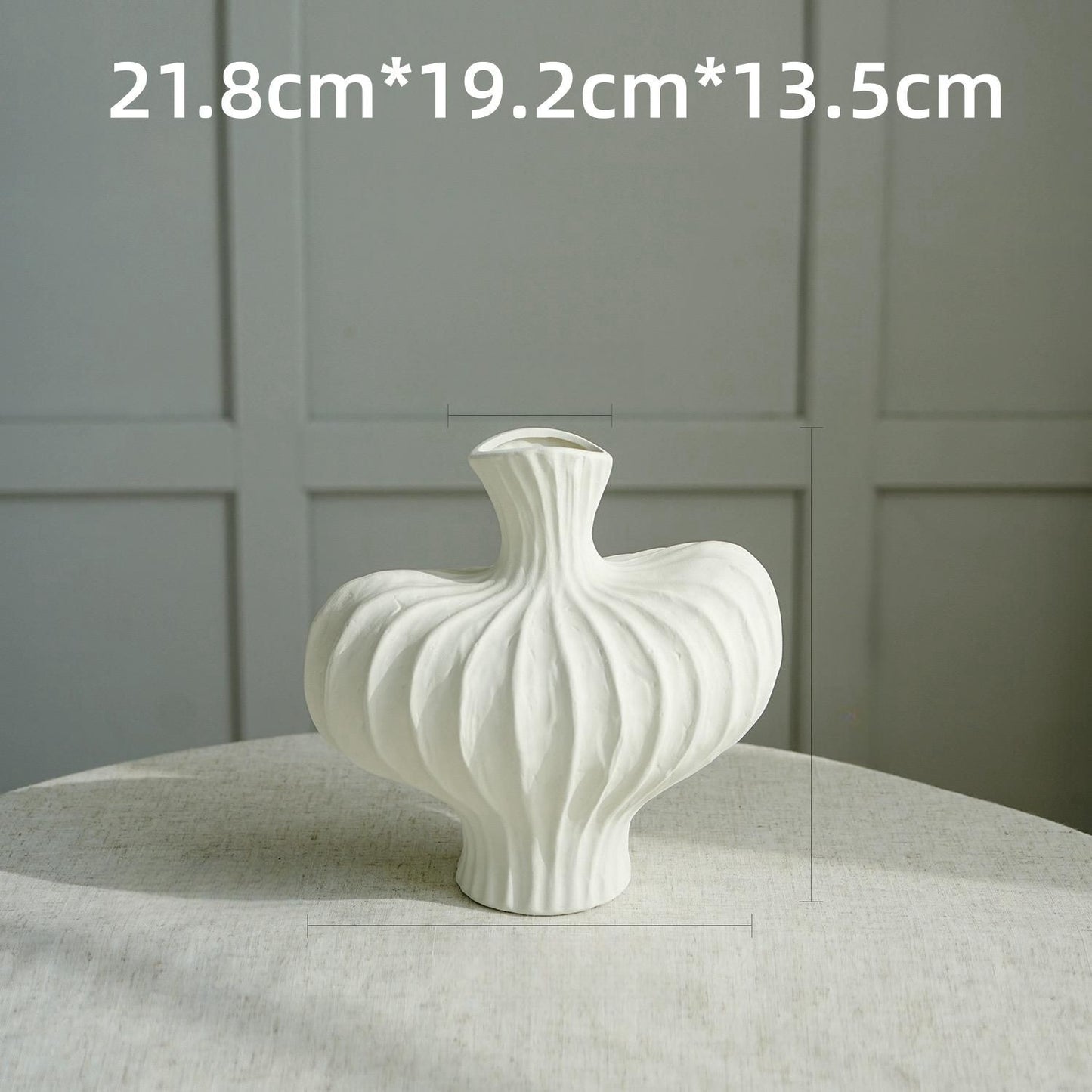 Plastic art imitation ceramic vase